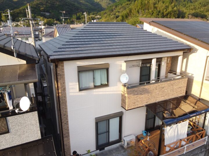 高知市中秦泉寺 t様邸 屋根塗装 外壁塗装工事　超耐候性塗料「タテイル２」＋屋根はインテグラルコート仕上げで塗装しました