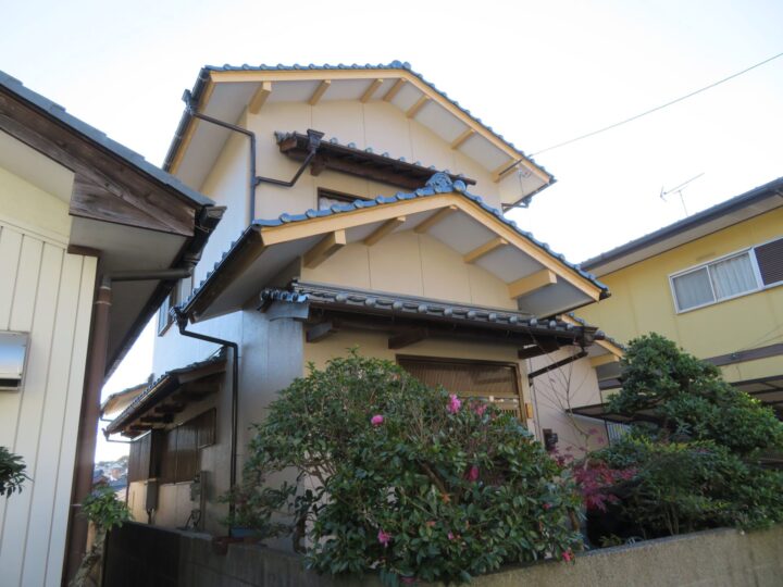 高知市横浜 t様邸　屋根外壁塗装工事　元のイメージを壊さず明るい雰囲気に仕上がりました。