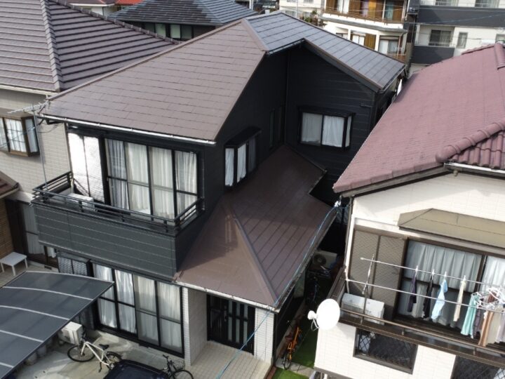 高知市万々 m様邸 屋根塗装 外壁塗装工事　新築など流行りのカラーで塗装しました。