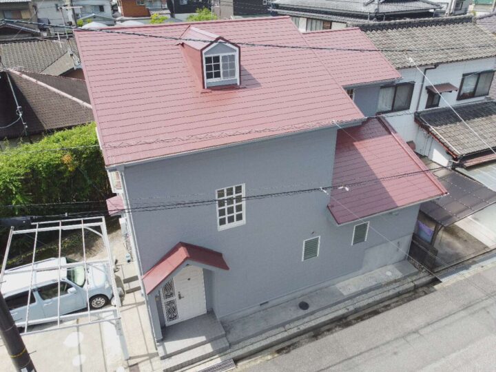 赤い屋根でかっこいい風合いに！　高知市介良 k様邸 屋根塗装 外壁塗装工事