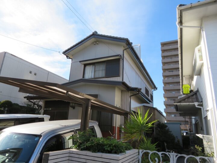 高知市新田町 m様邸 屋根塗装 外壁塗装工事　劣化した木部を板金巻きで施工しました！