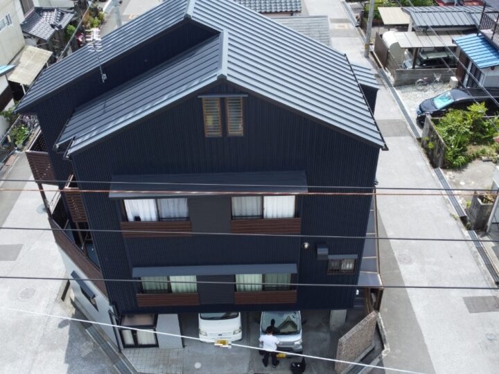 パーフェクトトップの3分艶でマッドな仕上がりです🏡高知市高須 t様邸 屋根塗装 外壁塗装工事