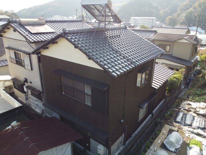 3分艶で落ち着いた仕上がりに！　高知市朝倉 i様邸 屋根塗装 外壁塗装工事