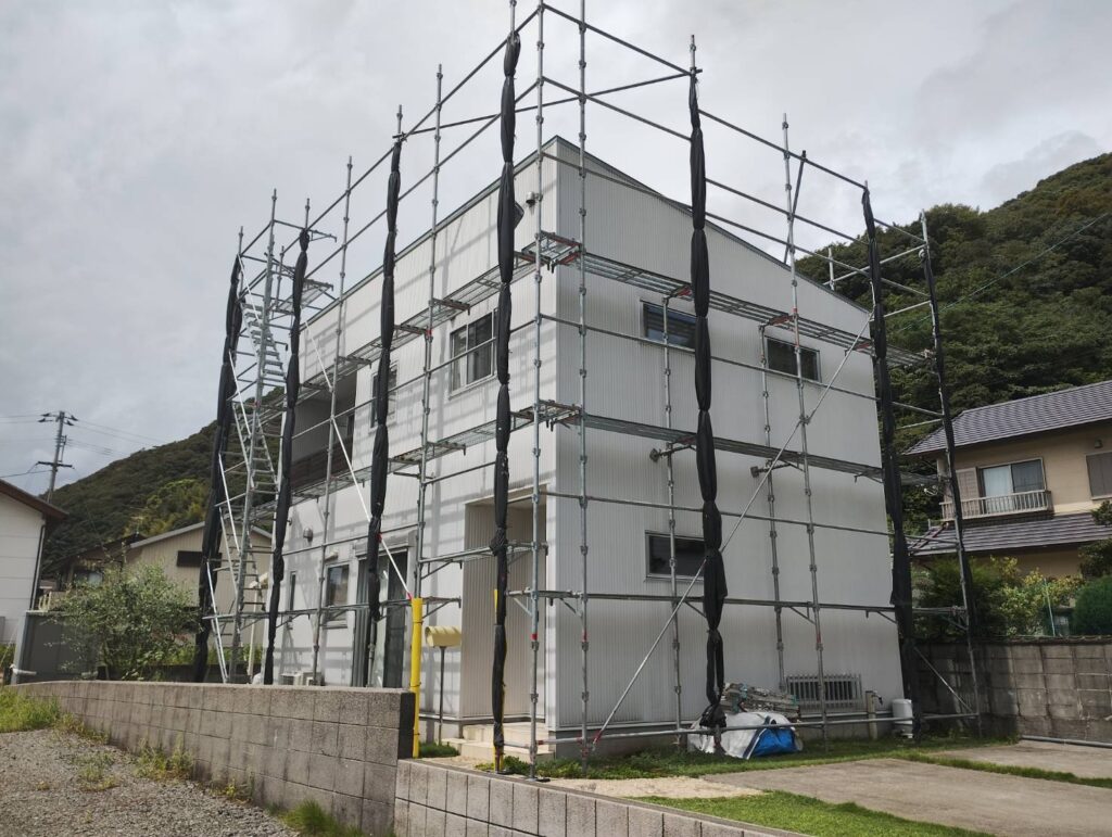 高知　足場　台風養生