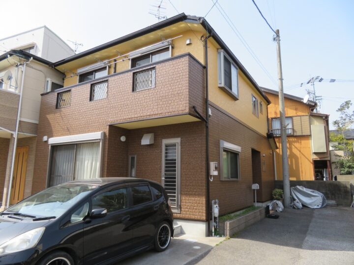 高知市万々 e様邸 屋根塗装 外壁塗装工事🏠WBアート多彩仕上工法で模様をつけました(^^)