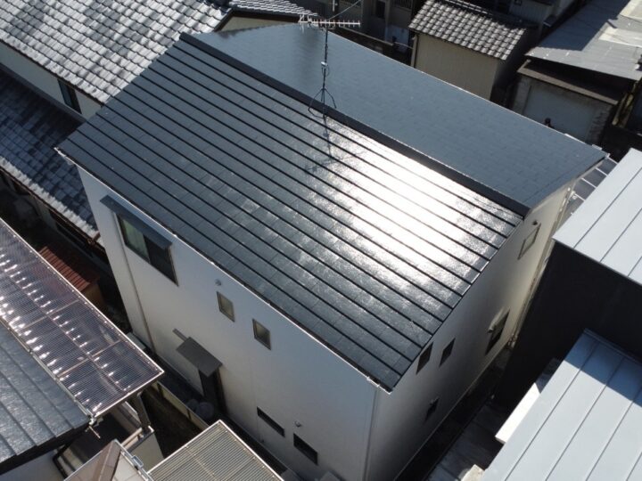 高知市 薊野 y様邸 屋根塗装 外壁塗装工事🏠屋根はピカピカ！壁は3分艶でマットに仕上げました(^^)/