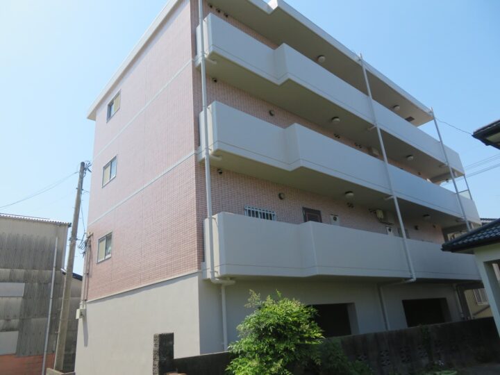 高知市 日の出町 mマンション 屋上塩ビシート防水 外壁改修工事🏢「建物をラッピングする」という発想「KFスーパーオチナイト」で施工しました