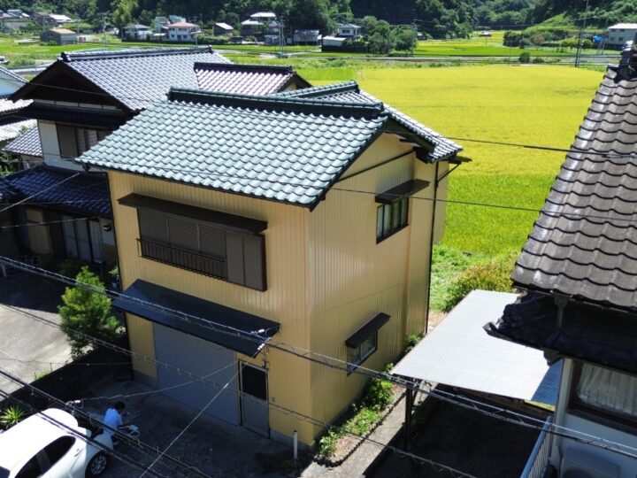 日高村 i様邸 倉庫塗装工事🏠