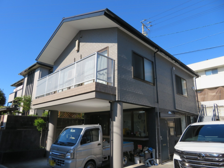 高知市 横内 s様邸 屋根塗装 外壁塗装工事🏠　ツートーンカラーでお洒落になりました✨