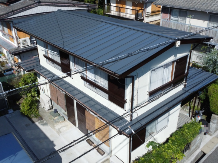 高知市 加賀野井 a様邸 屋根塗装 外壁塗装工事🏠塗装工事にあわせて軒天ボードの張替も行いました(^^)