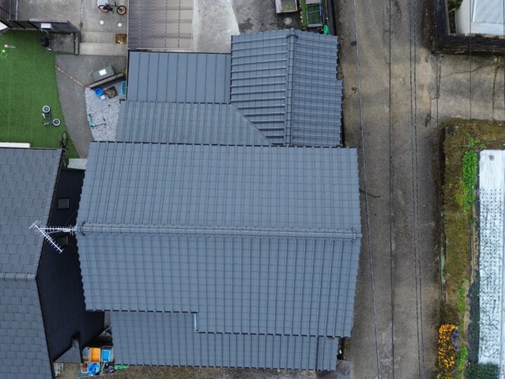 土佐市 i様邸 屋根塗装工事🏠コストパフォーマンスに優れたラジカル制御形シリコン塗料で施工しました(^^♪