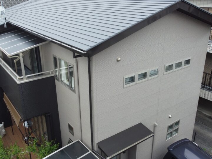 高知市 昭和町 m様邸 外壁塗装工事🏠シックでモダンなお洒落ツートンはこの組み合わせ☝️😊