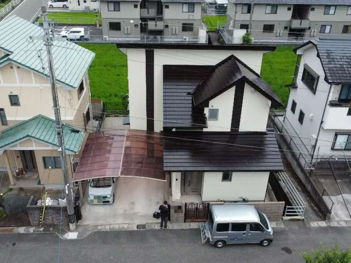 高知市 長浜 o様邸 屋根塗装 外壁塗装工事🏠メインは単色で仕上げ、アクセントに多彩色を用いて高級感ある仕上がりです☝️✨