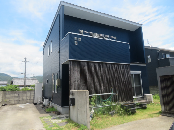 安芸郡 n様邸 外壁塗装工事🏠期待耐用年数30年！グランデ無機で塗装(^^♪ネイビーで上質で落ち着いた雰囲気に